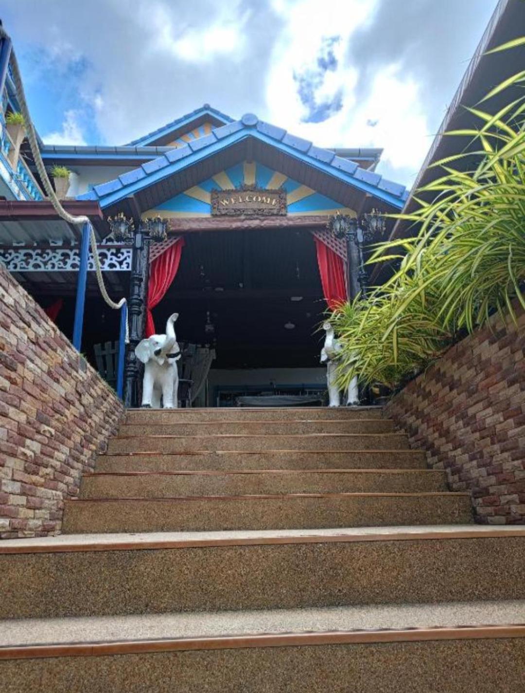 Patong Sunbeach Mansion Extérieur photo