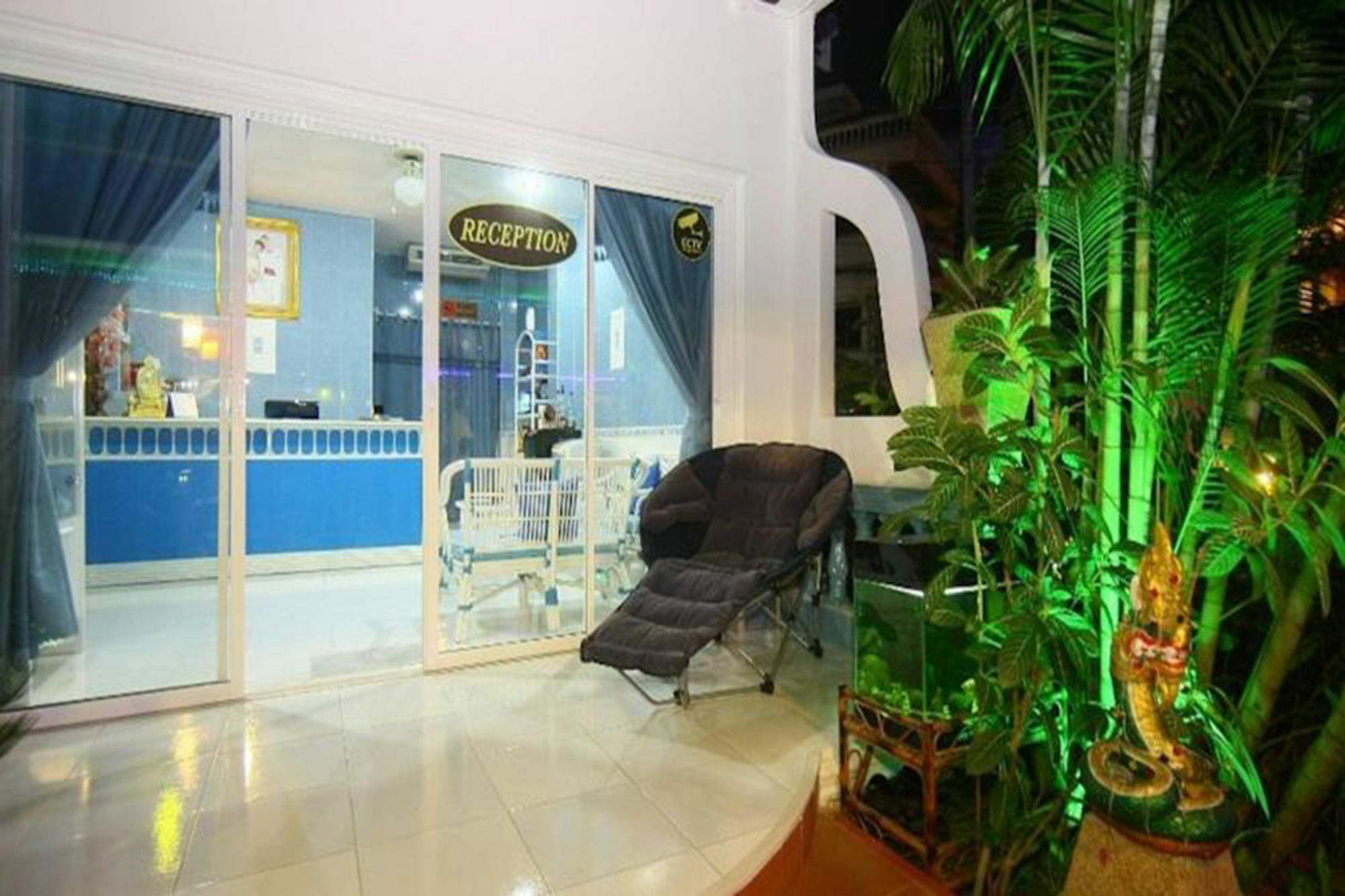 Patong Sunbeach Mansion Extérieur photo