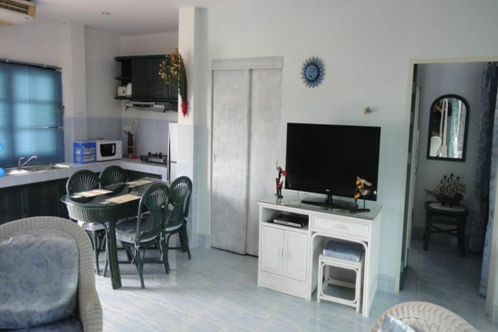 Patong Sunbeach Mansion Extérieur photo