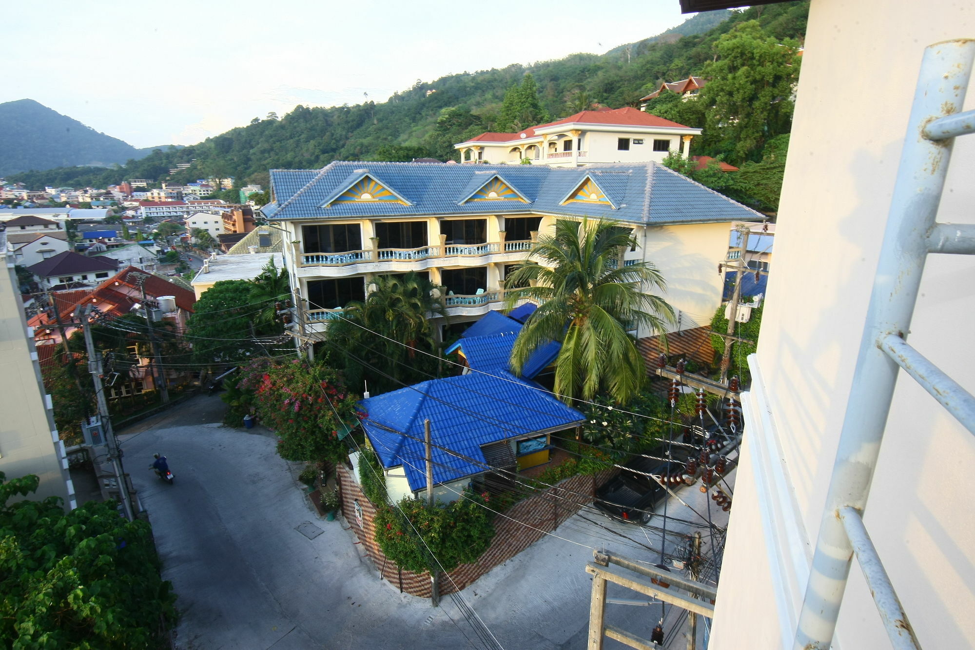 Patong Sunbeach Mansion Extérieur photo